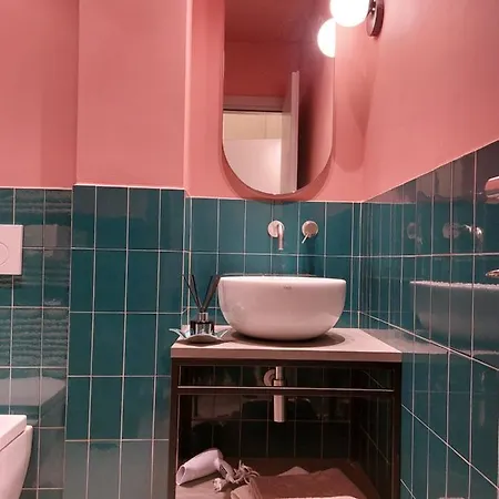 The 6 Apartament *