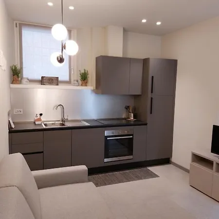 The 6 Apartament *